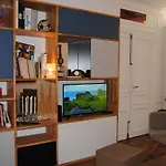 Apartment On Montmartre Street